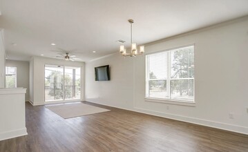 2201 W Devitt St in Fort Worth, TX - Building Photo - Building Photo