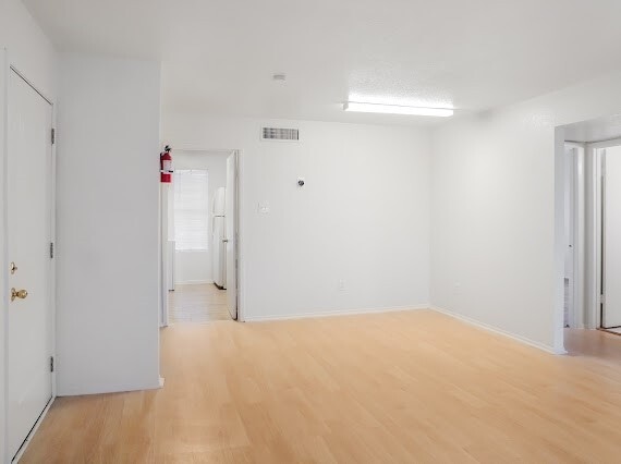 8323 Wilcrest Dr in Houston, TX - Building Photo - Building Photo