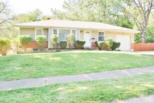 10004 Beacon Ave in Kansas City, MO - Building Photo