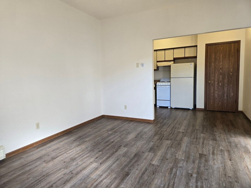 463-463 Hwy 1 W in Iowa City, IA - Building Photo