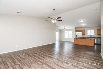 7324 W Ian Dr in Phoenix, AZ - Foto de edificio - Building Photo