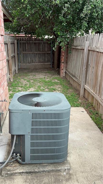 607 Jade St in Edinburg, TX - Building Photo - Building Photo