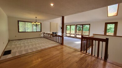 6677 Palomino Cir in West Linn, OR - Building Photo - Building Photo