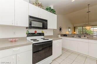 4910 Deerfield Way in Naples, FL - Building Photo - Building Photo