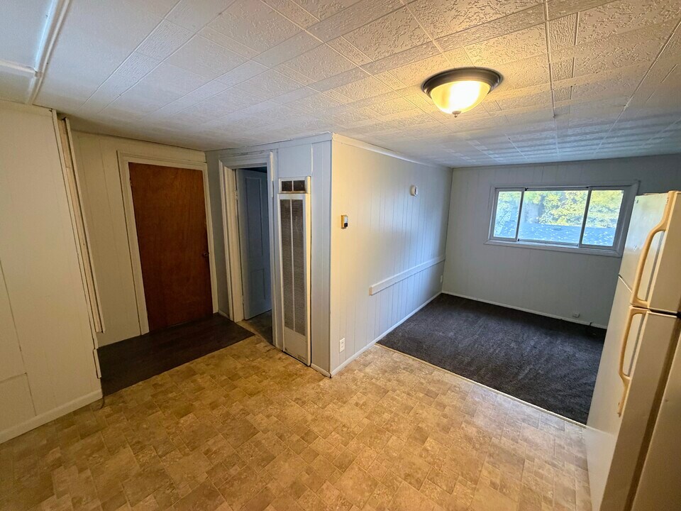 142 State St, Unit 142 State St Apt 4 in Batavia, NY - Building Photo