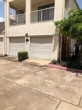 2438 Bering Dr in Houston, TX - Building Photo - Building Photo