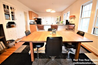 251 Chestnut Ave, Unit 3 in Jamaica Plain, MA - Building Photo - Building Photo