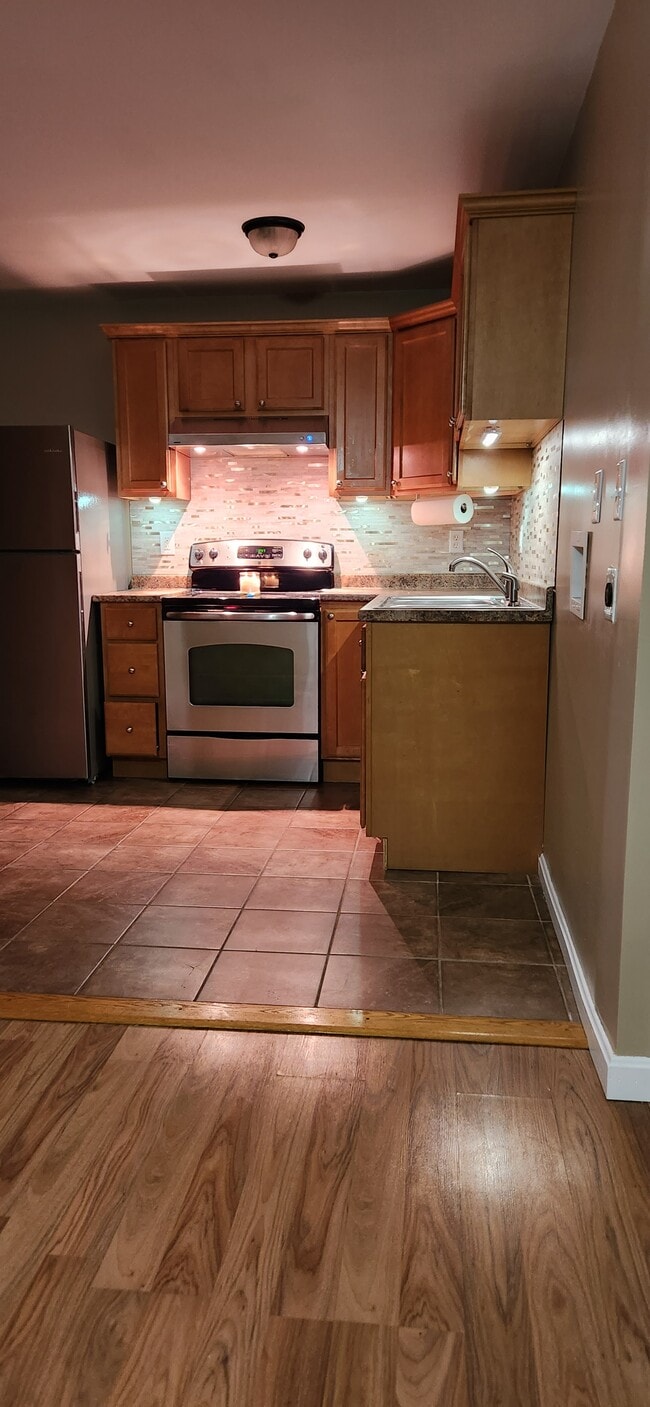 391 Putnam Pike, Unit D