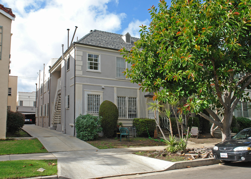 459 N Genesee Ave in Los Angeles, CA - Building Photo