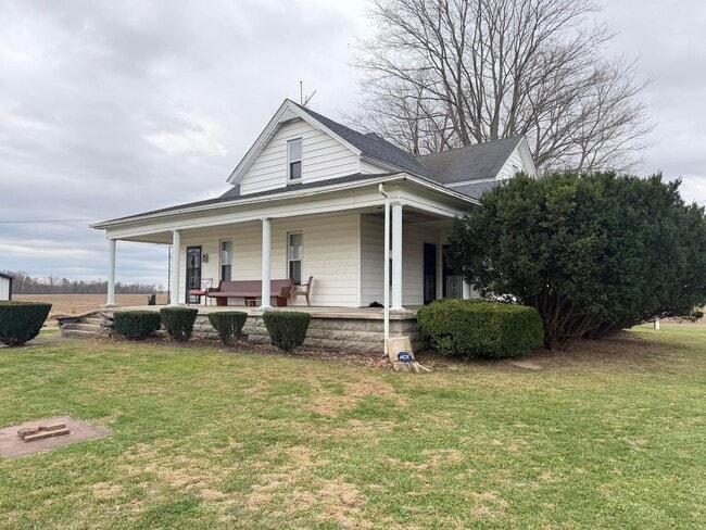4790 Lancaster Thornville Rd NE in Pleasantville, OH - Building Photo - Building Photo