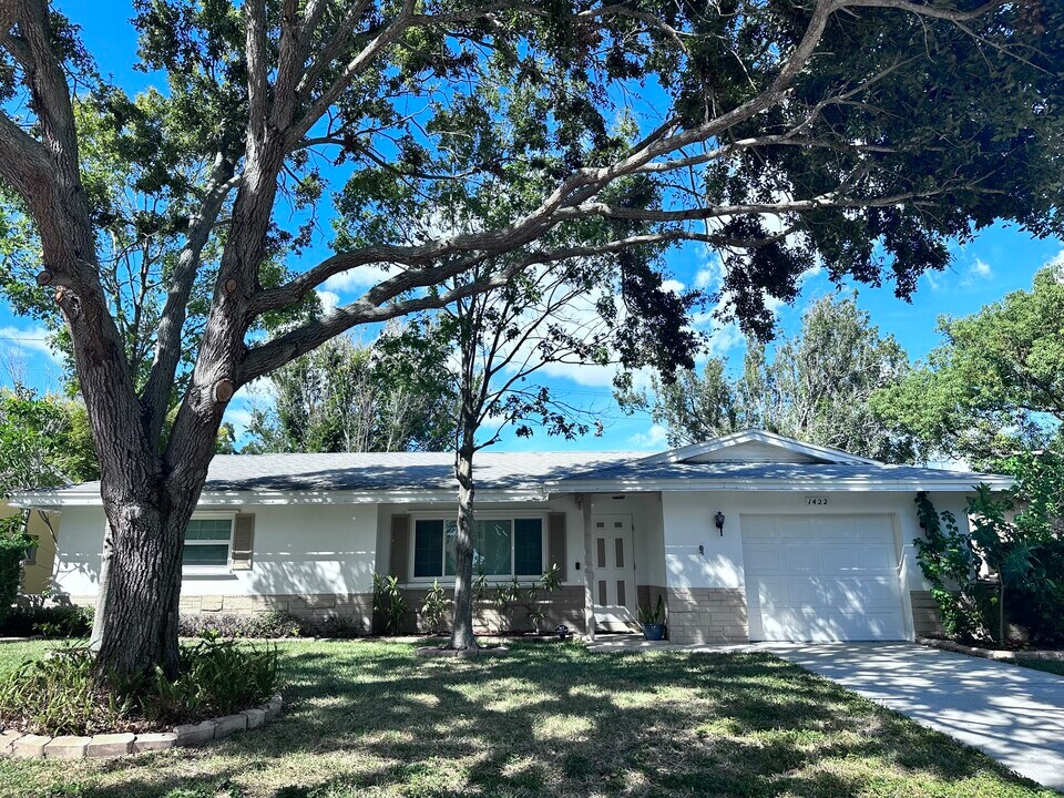 1422 Byram Dr in Clearwater, FL - Building Photo