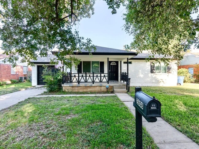 property at 2808 Grayson Dr