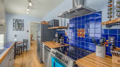 414 Vassar Dr SE in Albuquerque, NM - Foto de edificio - Building Photo