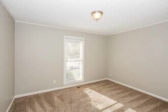 112 Julie Ln in Brandon, FL - Building Photo - Building Photo