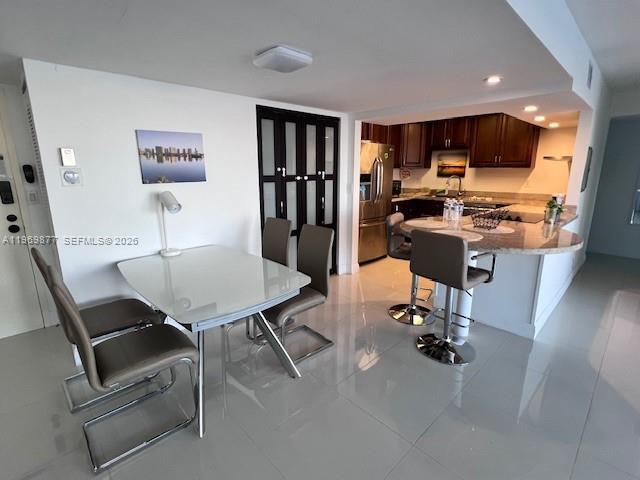 16570 NE 26th Ave in North Miami Beach, FL - Foto de edificio - Building Photo