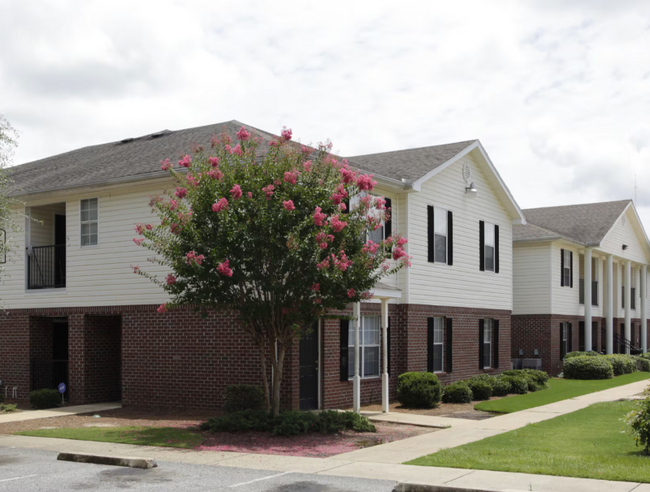 3320 N Lumpkin Rd in Columbus, GA - Foto de edificio - Building Photo