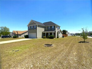 1604 Kershaw Loop in Fayetteville, NC - Building Photo - Building Photo