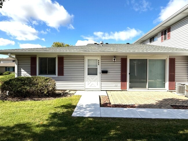 property at 933 Sagamore Dr