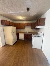 205 Kristin Dr in Greenville, NC - Building Photo - Building Photo