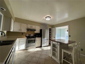 1522 Brenland Cir in Virginia Beach, VA - Building Photo - Building Photo