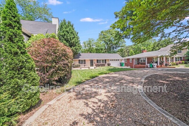 2417 Laburnum Ave in Charlotte, NC - Building Photo - Building Photo