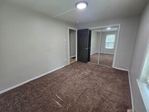 9701 Green Valley Dr in St. Louis, MO - Foto de edificio - Building Photo