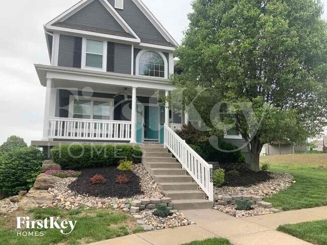 property at 326 S Adams St