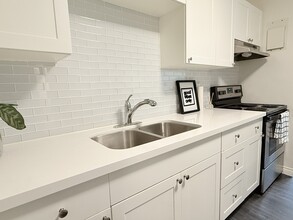 20 Bradmon Dr in St Catharines, ON - Building Photo - Building Photo