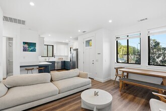 259 Almond St in San Luis Obispo, CA - Building Photo - Building Photo