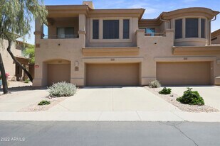 16420 N Thompson Peak Pkwy in Scottsdale, AZ - Building Photo
