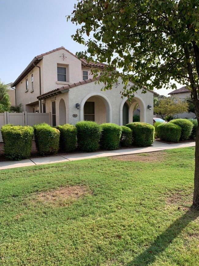 property at 3854 E Sabra Ln