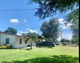 3203 SE 29th Ln in Okeechobee, FL - Building Photo - Building Photo