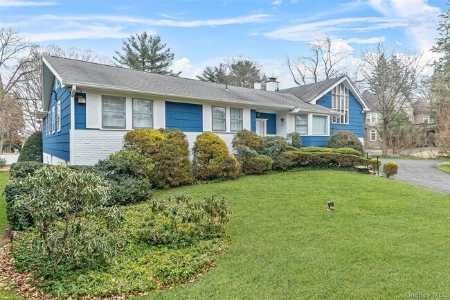 205 Soundview Ave in White Plains, NY - Building Photo - Building Photo