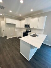 248 Creek Run Way in Calera, AL - Building Photo - Building Photo