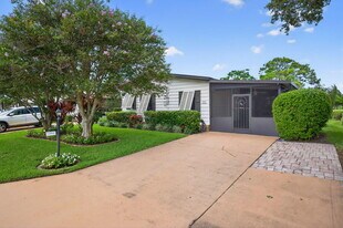 7894 SE Saratoga Dr in Hobe Sound, FL - Building Photo