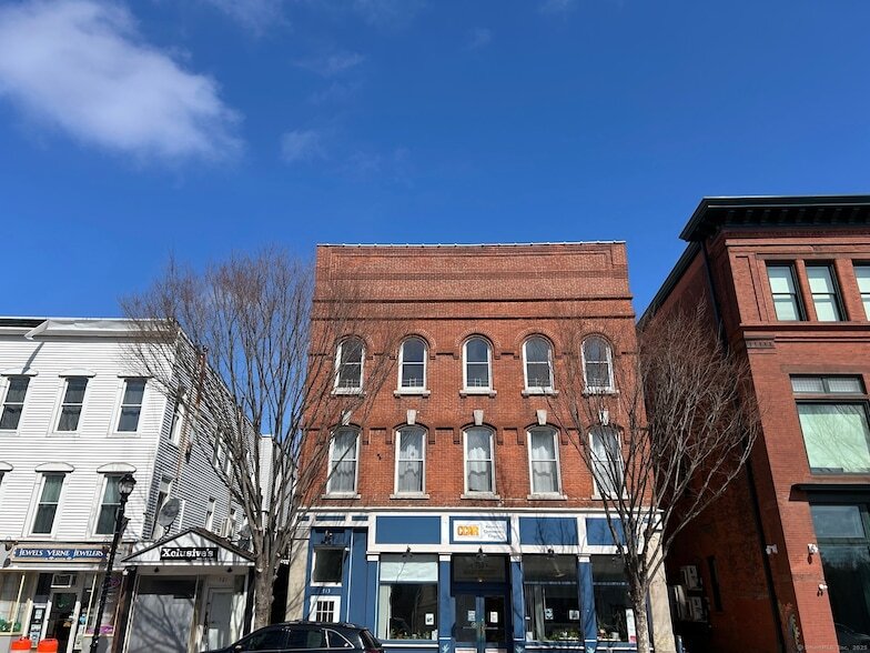 713 Main St, Unit 4 in Windham, CT - Building Photo