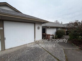 5533 SW Lombard Ave in Beaverton, OR - Building Photo