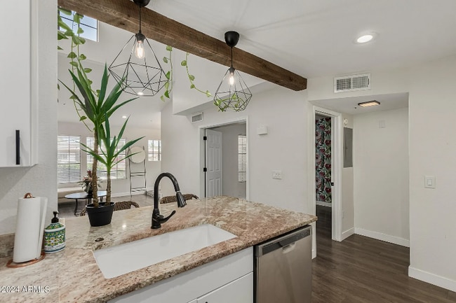 8625 E Belleview Pl in Scottsdale, AZ - Foto de edificio - Building Photo