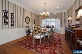 92 Twinberry Ct in Paramus, NJ - Building Photo - Building Photo