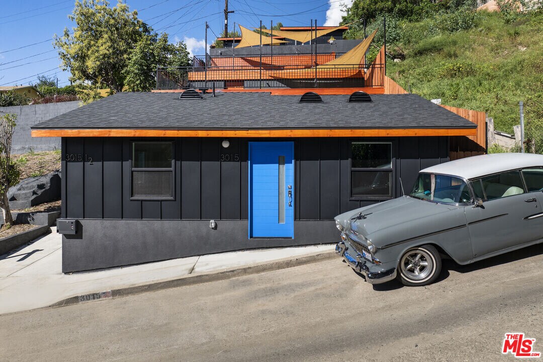 3015 Future Pl in Los Angeles, CA - Building Photo