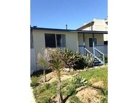 1128-1136 Seacoast Dr in Imperial Beach, CA - Building Photo