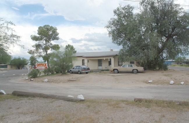 1171 W Miracle Mile in Tucson, AZ - Foto de edificio - Building Photo