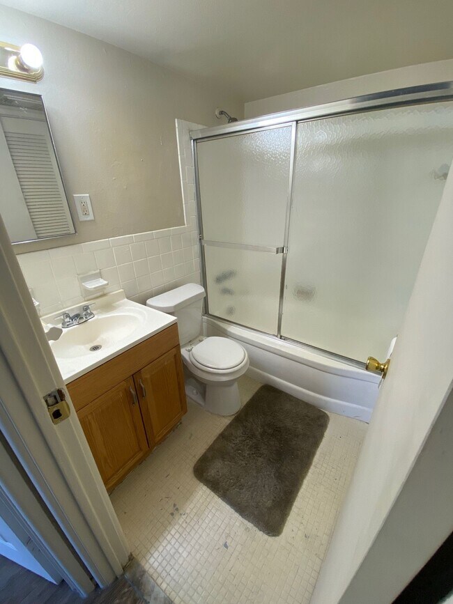 2534 Telegraph Rd, Unit 2534-C in St. Louis, MO - Foto de edificio - Building Photo