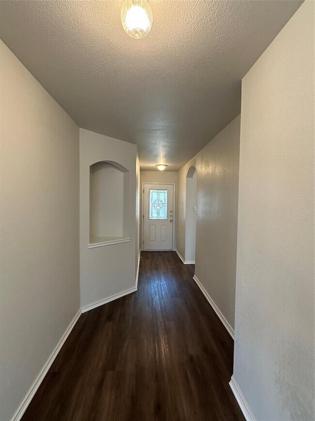 911 Ranchero Rd in Leander, TX - Building Photo - Building Photo