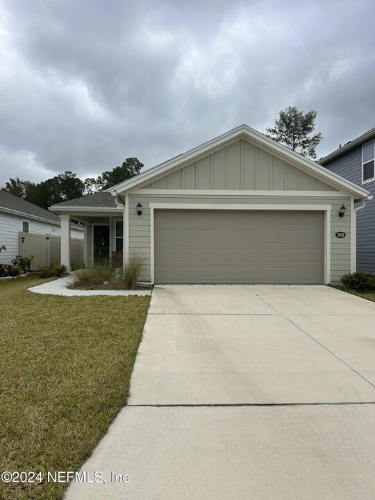 3050 Lucille Ln in Middleburg, FL - Building Photo