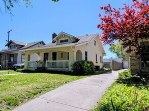 1021 E 76th St in Kansas City, MO - Foto de edificio - Building Photo