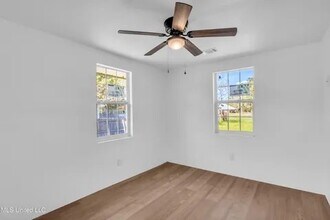 902 Dicks St in Waveland, MS - Building Photo - Building Photo