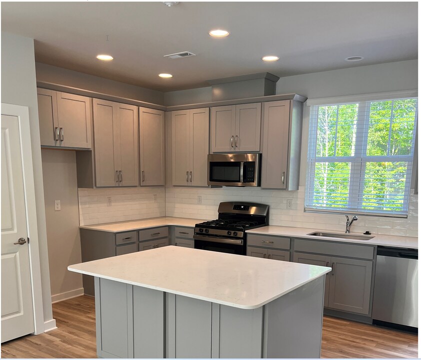 Room in Townhome on Noble Townes Way in Charlotte, NC - Building Photo