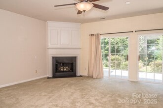 6937 Rothchild Dr in Charlotte, NC - Building Photo - Building Photo