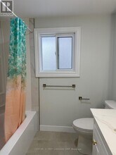 21 Vincent Crescent in London, ON - Building Photo - Building Photo